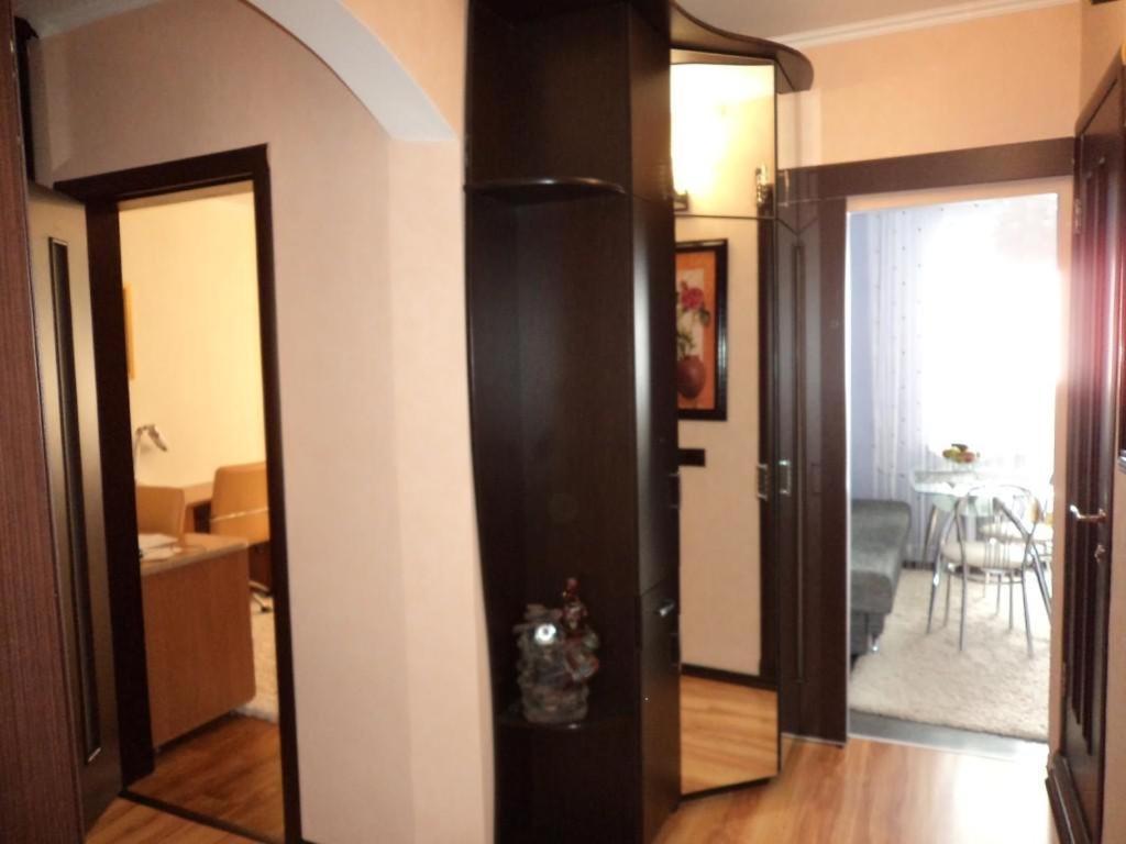 5й зарічній 44 Apartment
